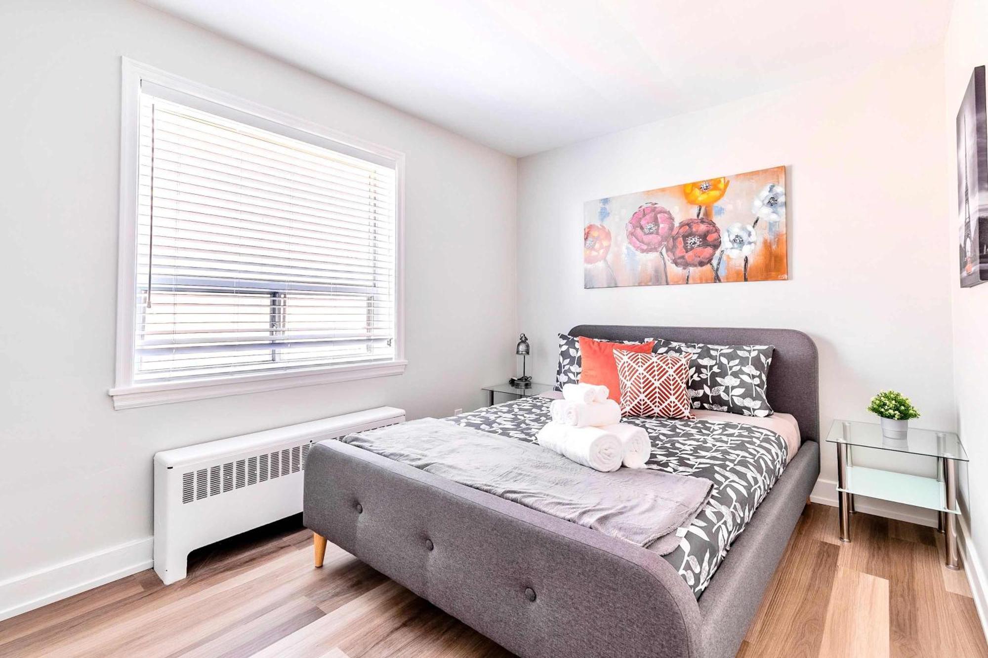 Modern Apartment In Corktown Hamilton Sleeps 4 Exterior photo